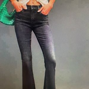 MOTHER denim size 28. The Weekend Fray wash in lighting up lanterns